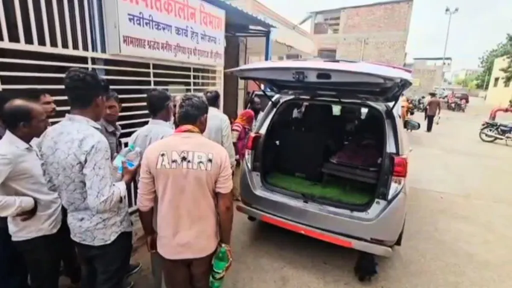 खेत में मिला संदिग्ध बम फटा, 5 साल के बच्चे और मां घायल