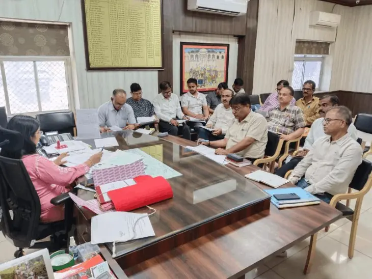 बालोतरा में जिला बैंक समीक्षा बैठक में वित्तीय योजनाओं की प्रगति पर चर्चा