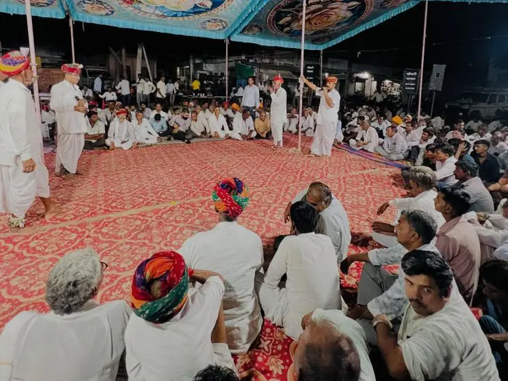 रियां बड़ी में तेजाजी महाराज की वीरगाथाओं पर लोकगीत और नृत्य