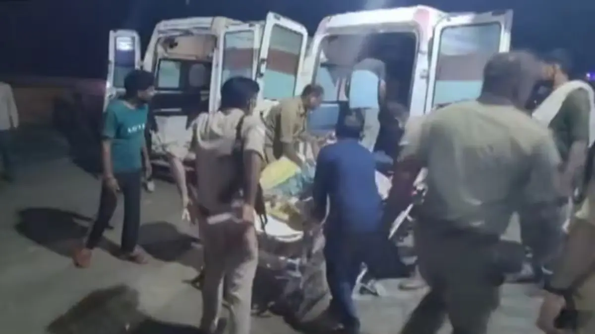 12 pilgrims killed as vehicle hits divider and overturns in UP