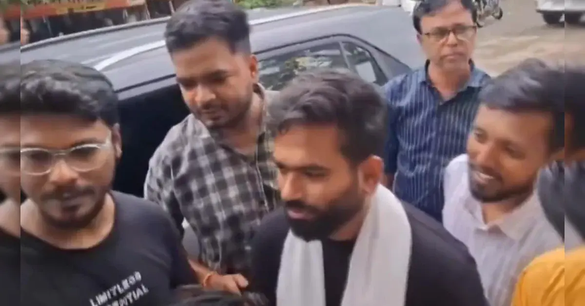 बालाघाट में बच्चों की मौत के बाद अभिजीत दिपके का दौरा