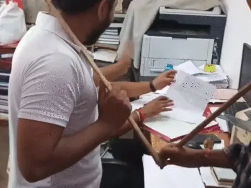 पटना यूनिवर्सिटी में AISF के छात्रों का विरोध प्रदर्शन