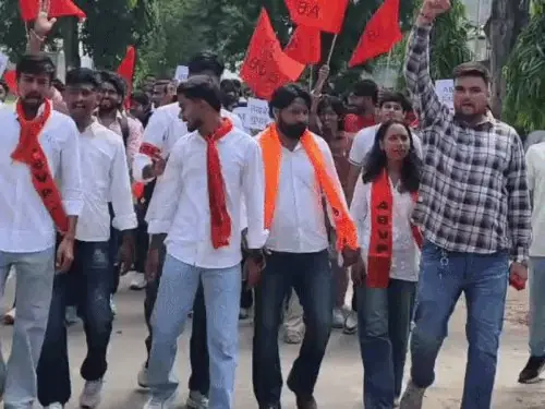 अजमेर डीएवी कॉलेज में एबीवीपी ने छात्र समस्याओं को लेकर प्रदर्शन किया