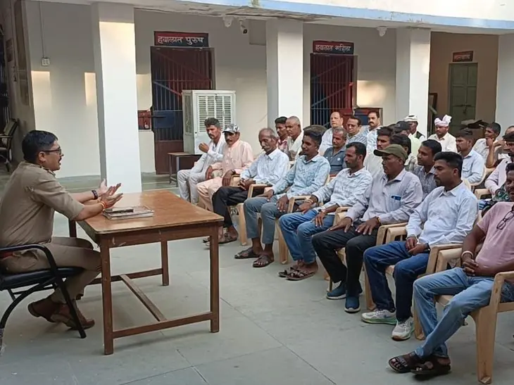 आनंदपुरी में थानाधिकारी की अध्यक्षता में CLG बैठक