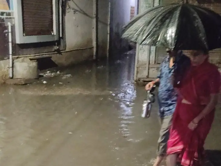 भिवाड़ी में तेज बारिश से जलभराव, मंदिरों में श्रद्धालुओं को दिक्कत