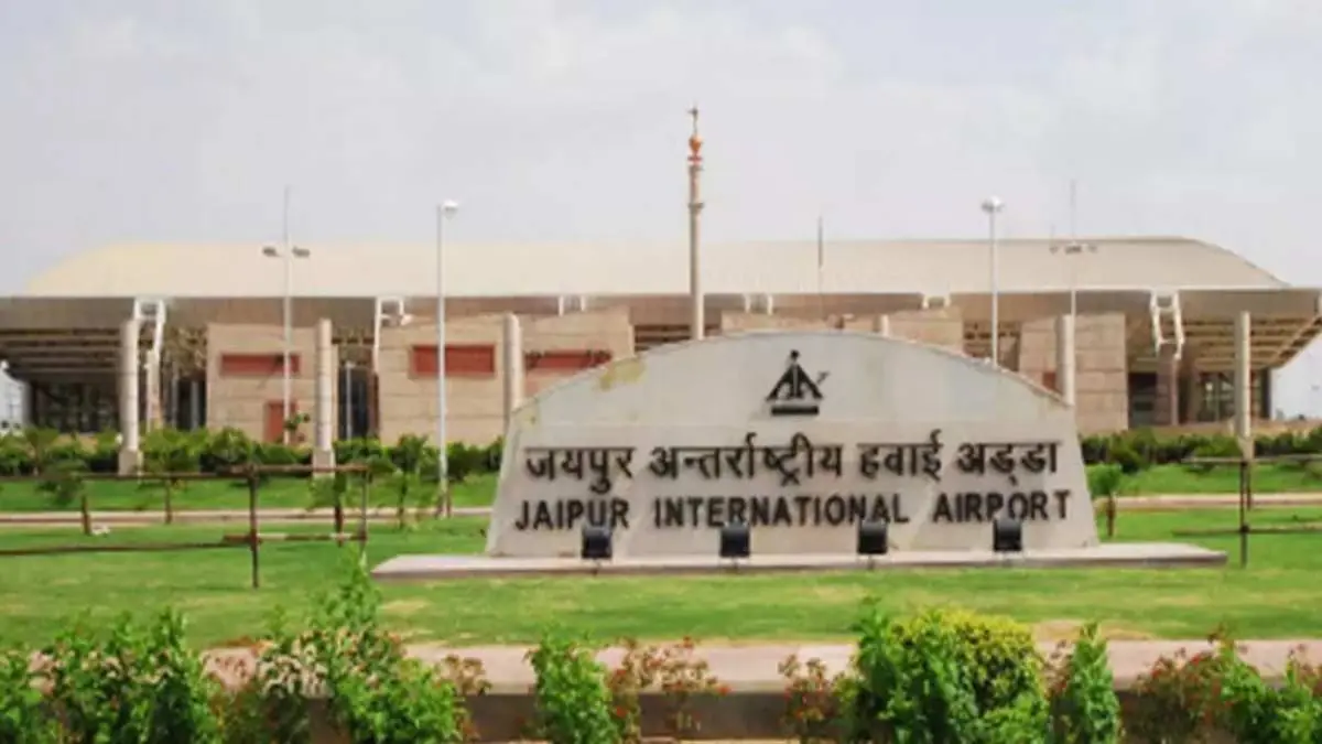 जयपुर में एयर इंडिया फ्लाइट की इमरजेंसी लैंडिंग