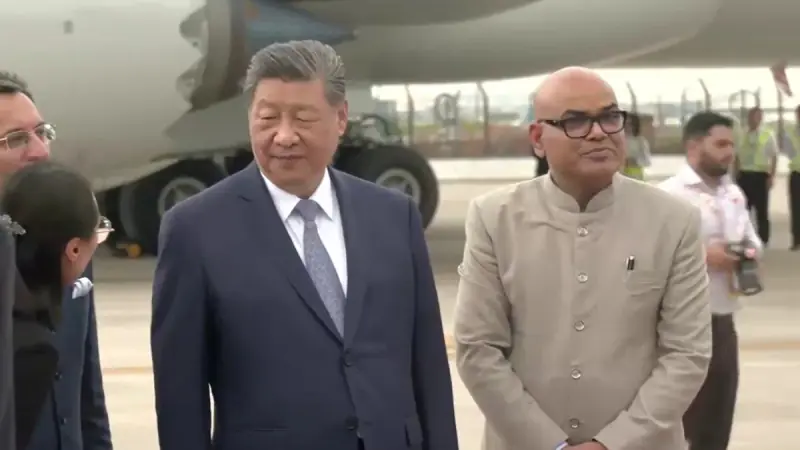 चीन के राष्ट्रपति शी जिनपिंग भारत पहुंचे, शाम को पीएम मोदी से मुलाकात
