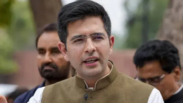 चुनाव आयोग ने राघव चड्ढा के नाम जुड़ने को नियमों के तहत बताया