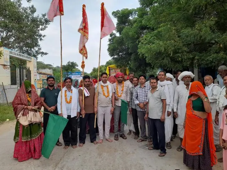 दौसा में काली पहाड़ी से माता पपलाज की 23वीं पैदल यात्रा शुरू
