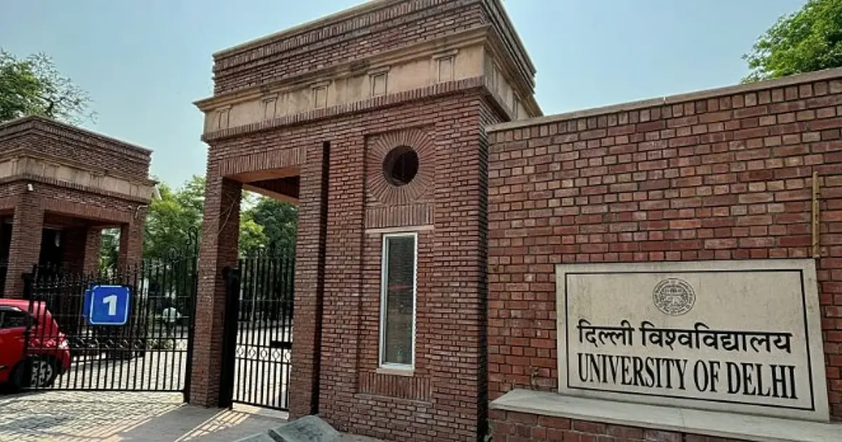Delhi High Court declines urgent hearing on plea for more DU hostels