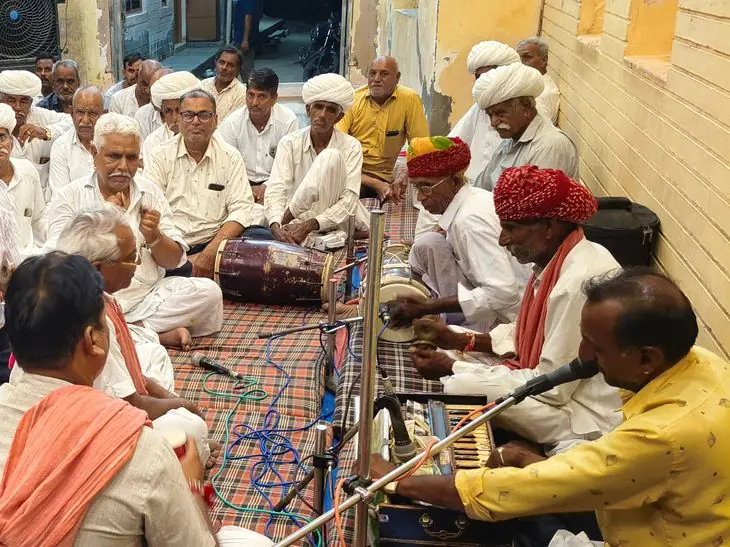 धुंधाड़ा में ठाकुर जी के नाम भक्ति संध्या का आयोजन