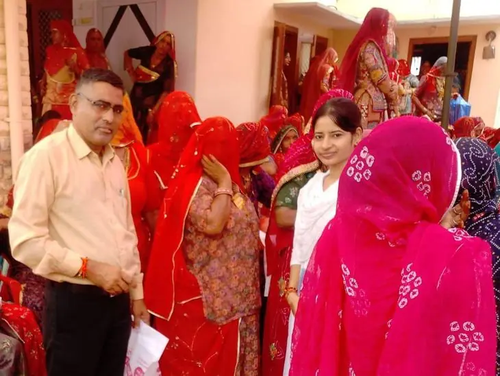 Legal Rights Information to Women at Nari Samvad Camp in Didwana