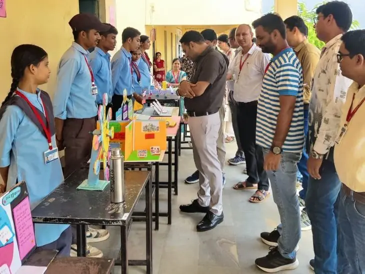 डूंगरपुर में हिन्दी मॉडल प्रदर्शनी का आयोजन