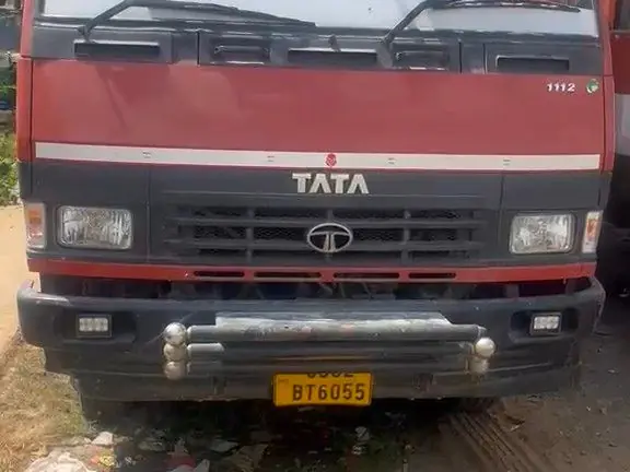डूंगरपुर में अवैध शराब तस्करी के खिलाफ पुलिस कार्रवाई