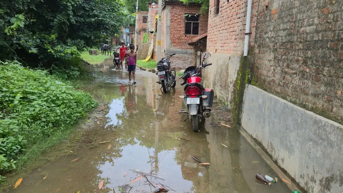 गंगा का जलस्तर बढ़ा, लाटघाट में बाढ़ का खतरा बढ़ा
