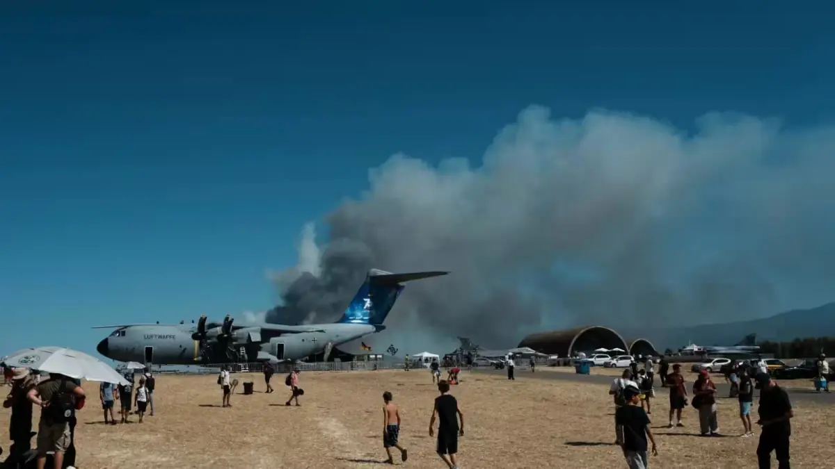 એથેન્સ એરશો માં F-4 ફાઇટર જેટ ક્રેશ