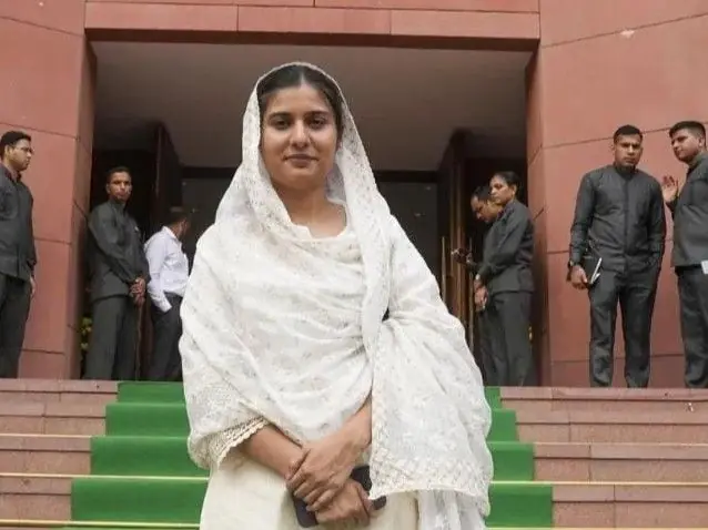 इलाहाबाद हाईकोर्ट ने इकरा हसन को राहत दी