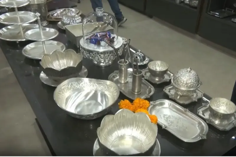 जयपुर के कारीगरों ने बनाए विदेशी मेहमानों के लिए खास टेबलवेयर