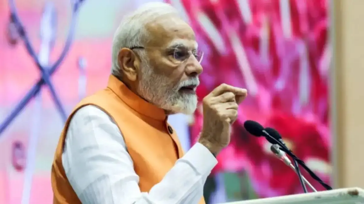 जियो वर्ल्ड प्लाजा में हथियारों के साथ फर्जी PMO पहचानपत्र का मामला