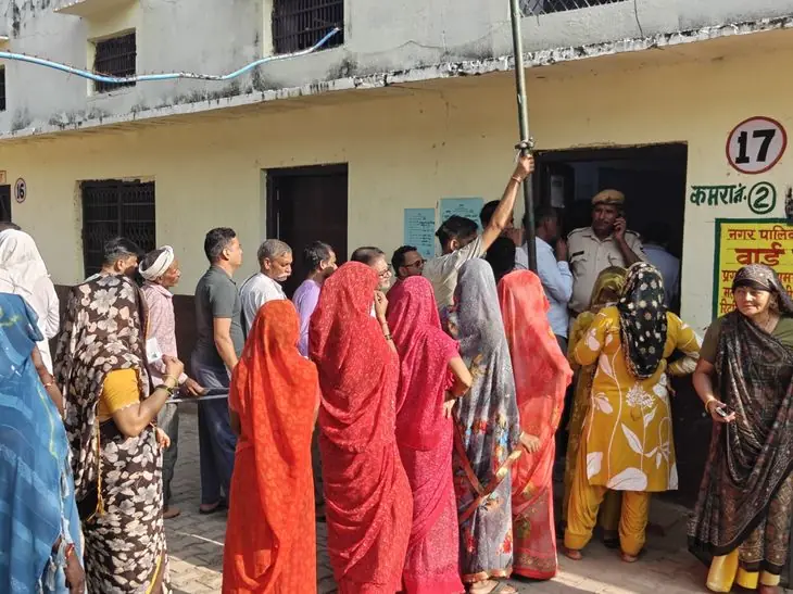 कामां नगर पालिका चुनाव में मतदान केंद्र