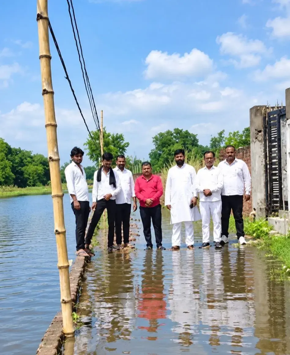प्रयागराज में जलभराव प्रभावित इलाकों का जायजा