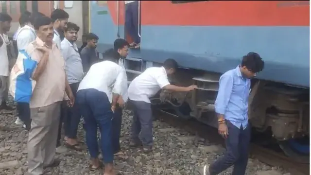 मौर्य एक्सप्रेस में तकनीकी खराबी के बाद ट्रेन