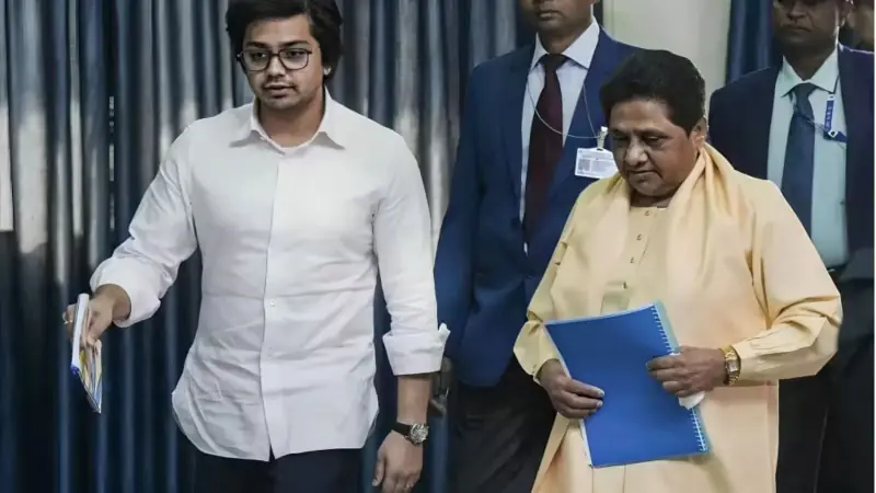 मायावती ने अशोक सिद्धार्थ को राजनीति से संन्यास लेने को कहा