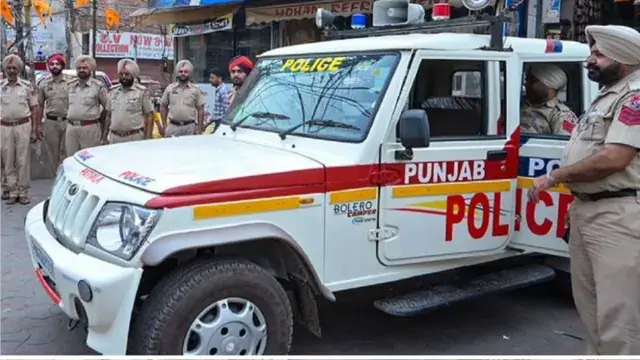 मोहाली में चलती कार पर जोरदार धमाका, पुलिस जांच में जुटी