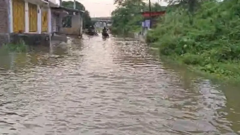 मुंगेर में गंगा का जलस्तर खतरे के निशान से ऊपर