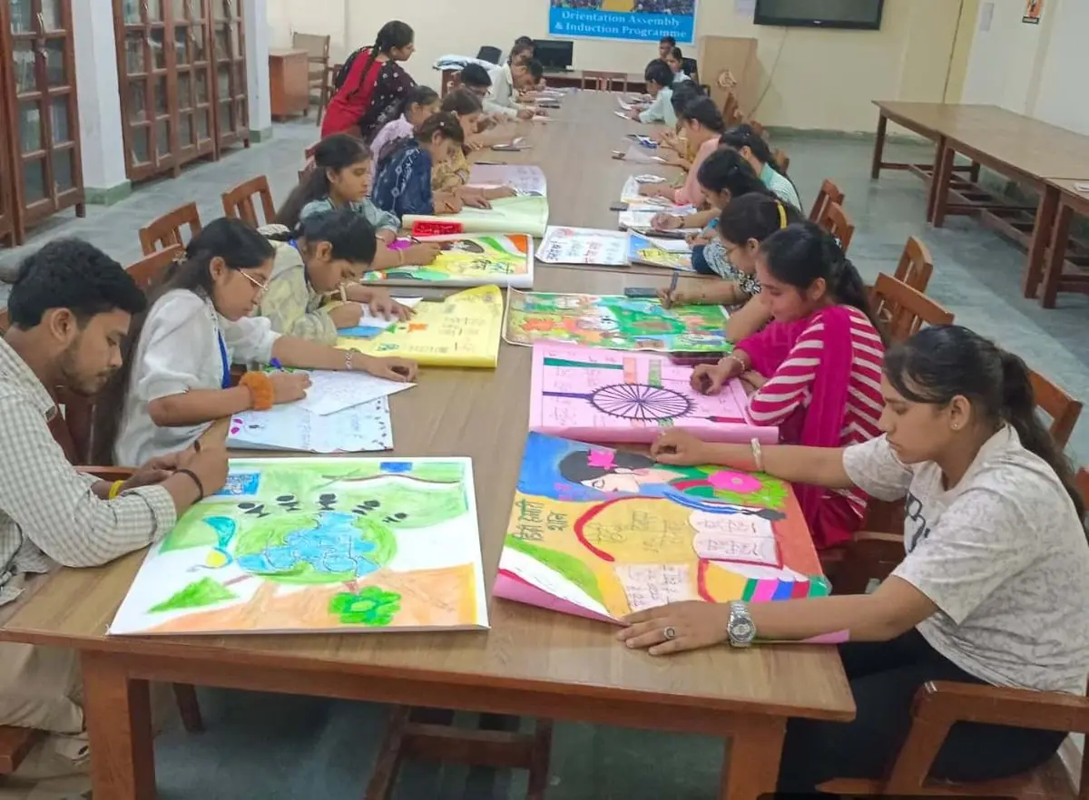 नगीना में हिंदी दिवस पर विद्यार्थियों ने प्रतिभा का प्रदर्शन किया