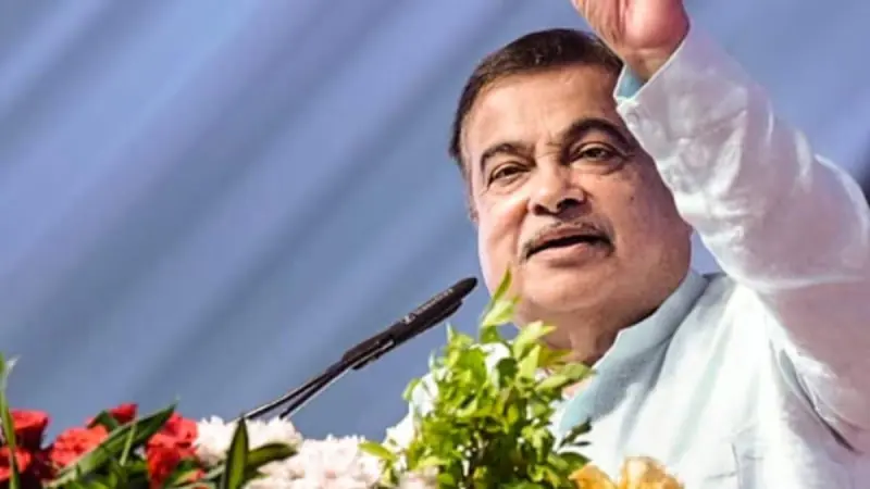 नितिन गडकरी ने मुंबई-गोवा हाईवे निरीक्षण का किया ऐलान
