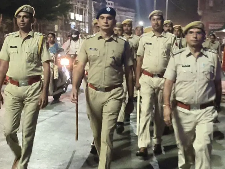 निवाई में पुलिस ने फ्लैग मार्च कर मतदान सुरक्षा सुनिश्चित की
