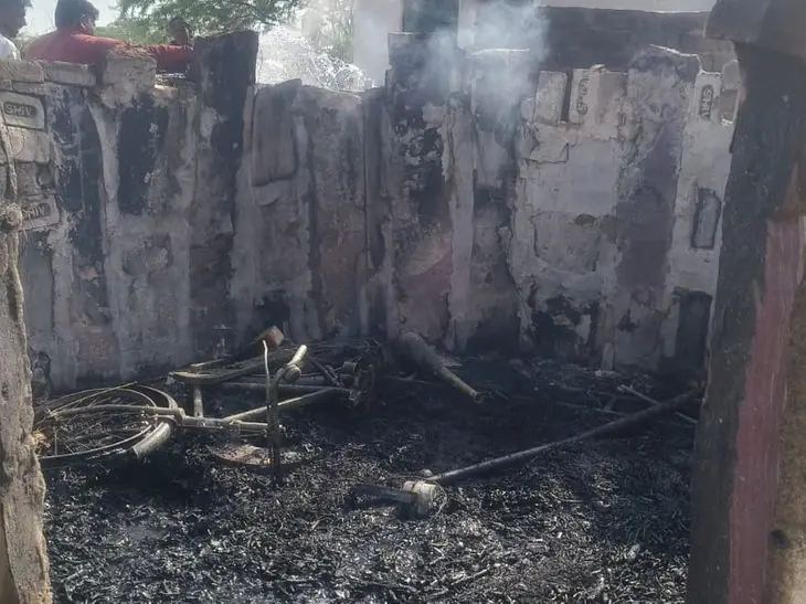फलोदी में आग से झोंपड़ी और सामान जलकर 95 हजार का नुकसान
