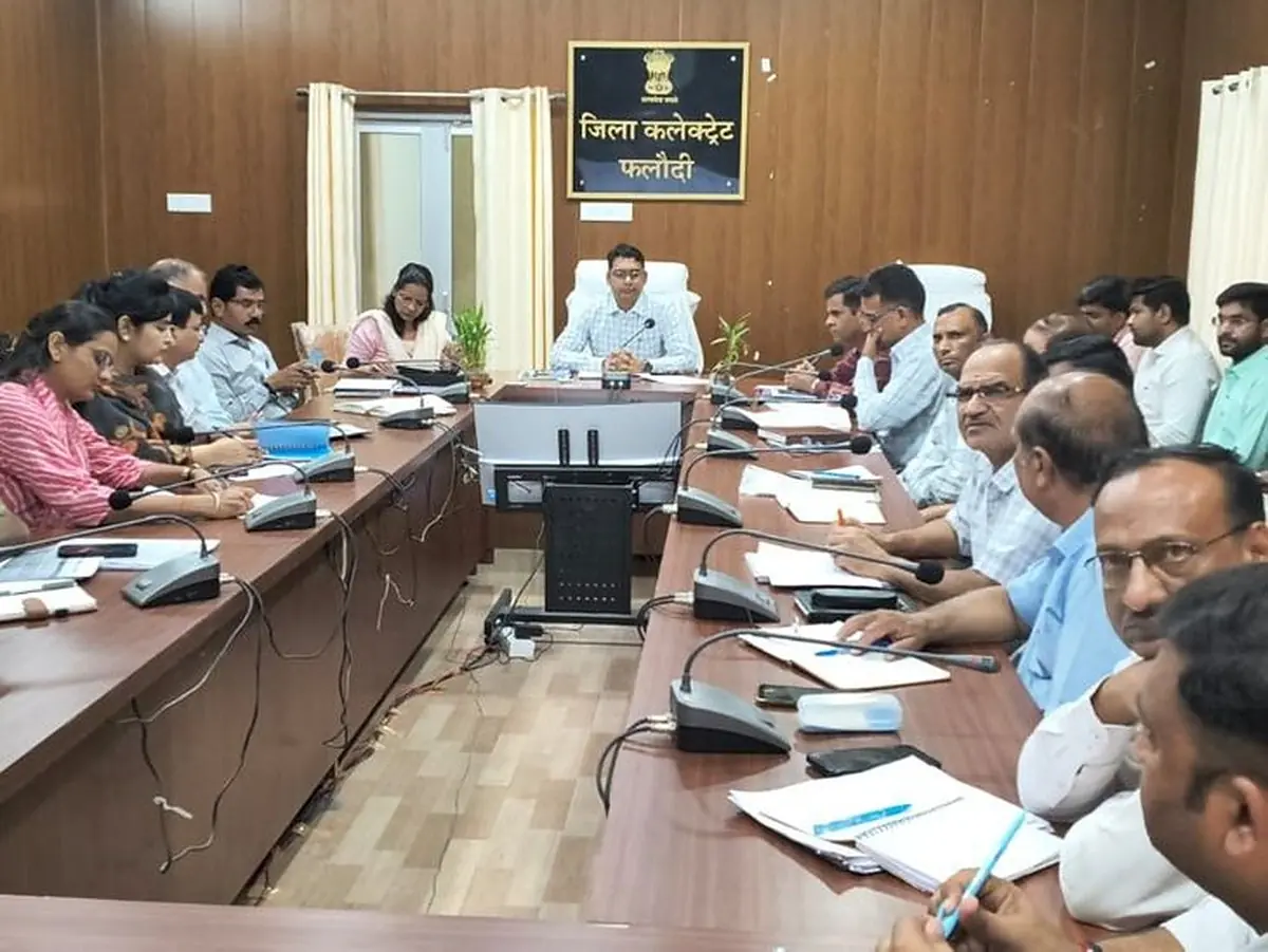 फलोदी में विकसित भारत-जन सेवा अभियान की समीक्षा बैठक