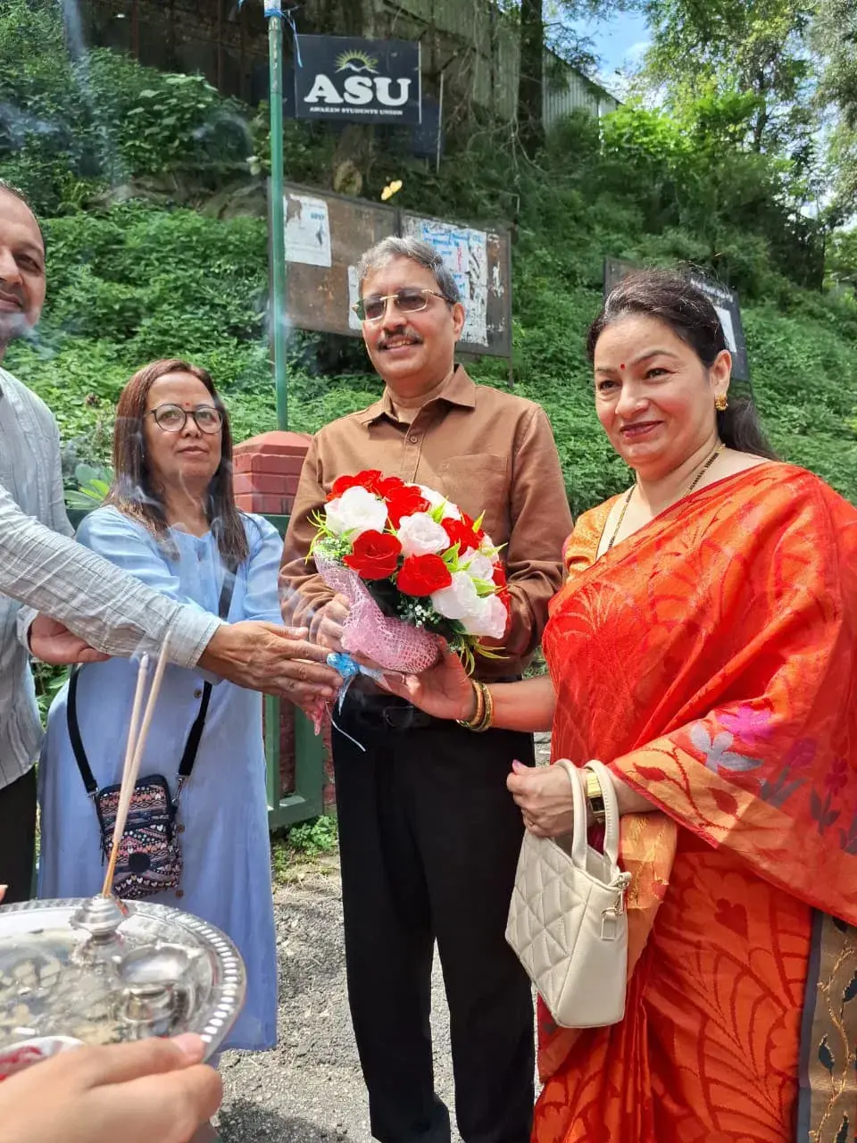 पीलीभीत में राज्य शिक्षक पुरस्कार से सम्मानित प्रधानाध्यापक का स्वागत