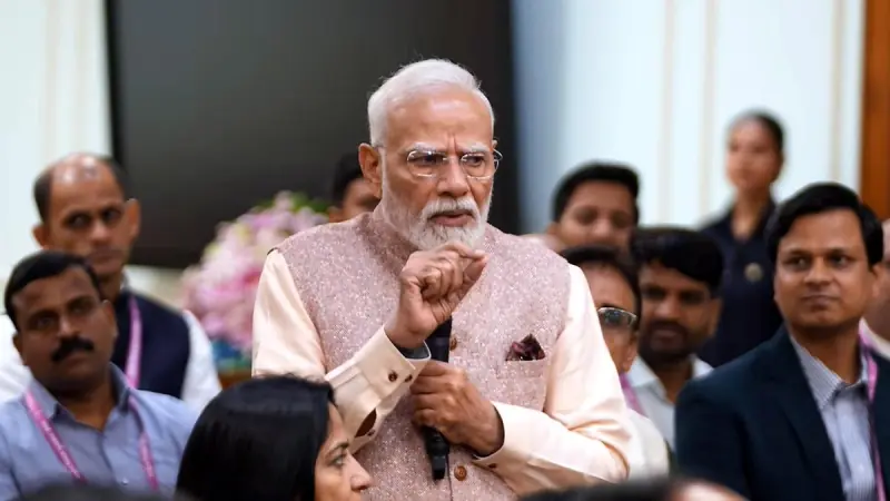 PM Modi urges teachers to connect beyond textbooks with students