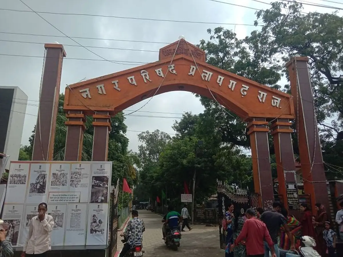 अजमेर की सोनी जी की नसियां की मूर्तियां