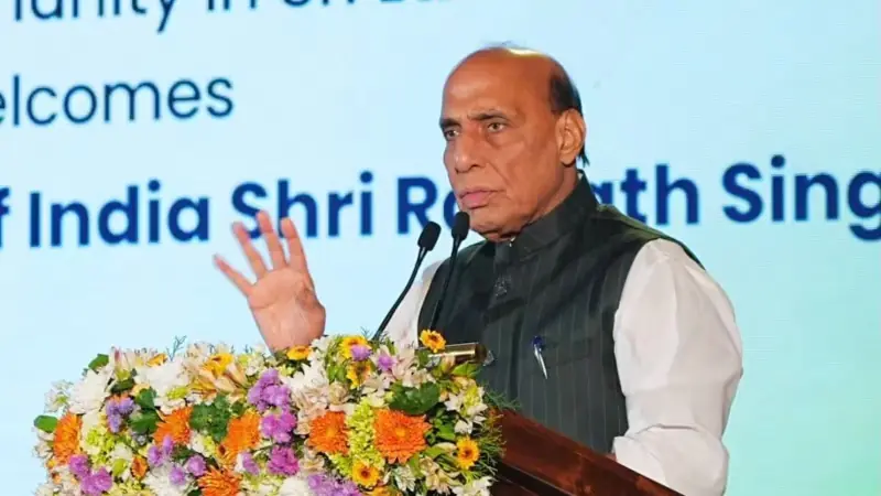 रक्षा मंत्री राजनाथ सिंह ने श्रीलंका में मजबूत साझेदारी पर जोर दिया