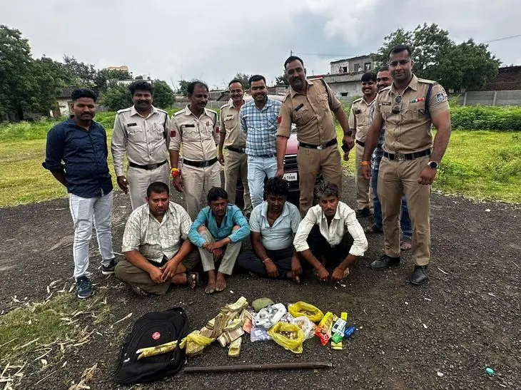 Chased for 6 km at night to catch four accused in stolen car case