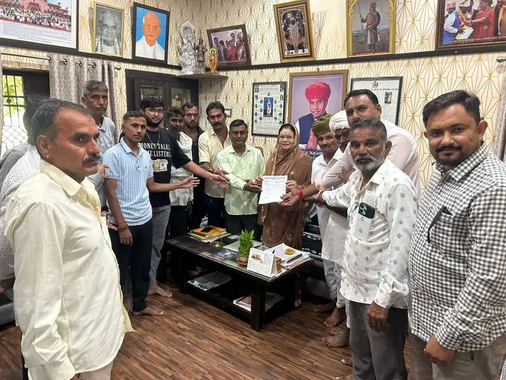 सलूंबर विधायक को ग्रामीणों ने नीमज माता मंदिर तक सड़क की मांग की