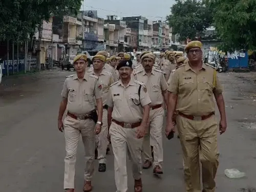 सवाई माधोपुर में पुलिस ने फ्लैग मार्च निकाला