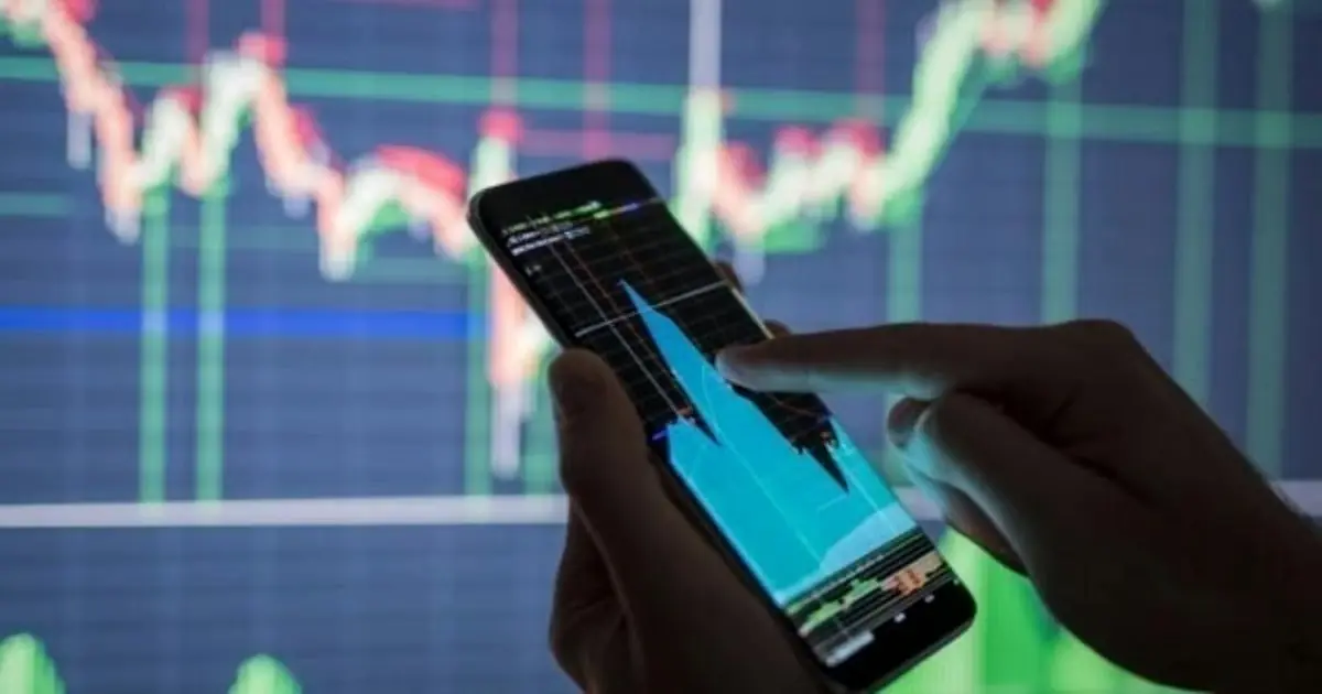 Sensex falls 555 points amid rising oil prices and West Asia crisis