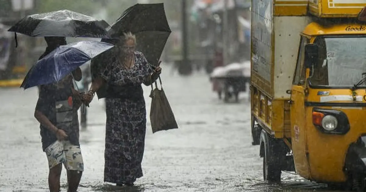 Severe waterlogging hits Mumbai near airport after heavy rain