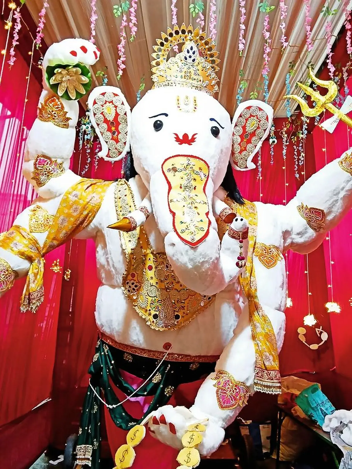 सीकर में गणेश महोत्सव की शोभायात्रा