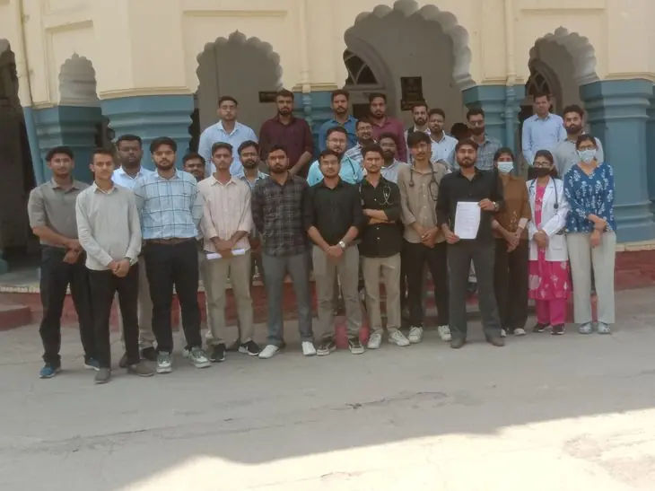 सिरोही जिला अस्पताल में इंटर डॉक्टरों की समस्या