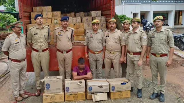 सोनभद्र में 4077 लीटर अवैध अंग्रेजी शराब के साथ चालक गिरफ्तार