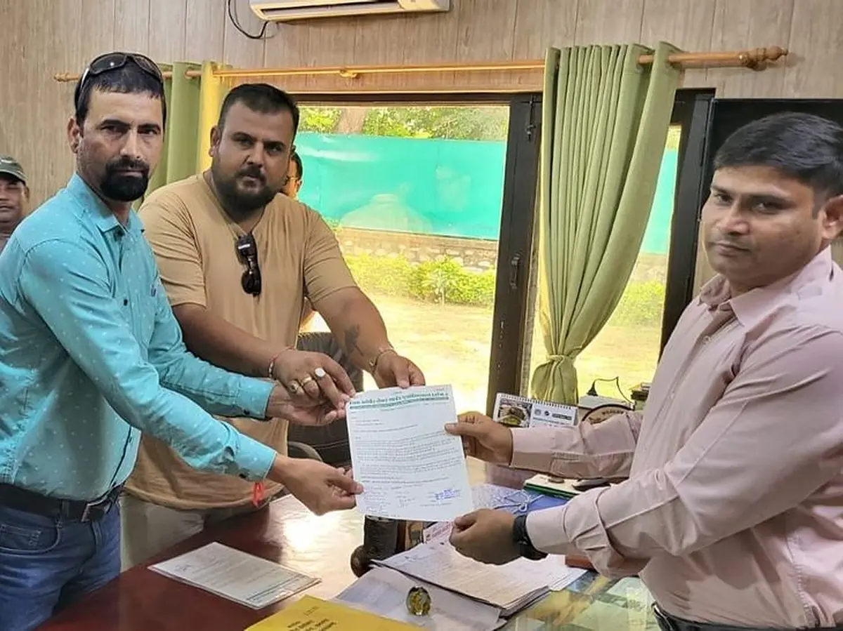बुलंदशहर में सरकारी योजनाओं और विद्युत आपूर्ति को लेकर ज्ञापन